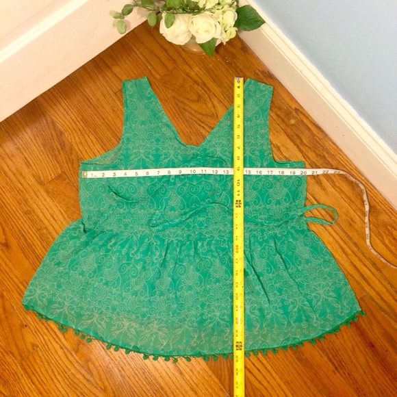 Fun @ Breezy Boho Top w Ties @ Pompom edging! 🎢💚 - Picture 7 of 8